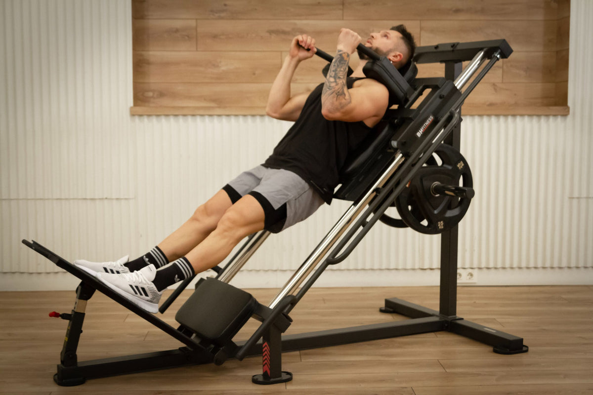 BH FITNESS G530 HACK SQUAT / LEG PRESS COMBO