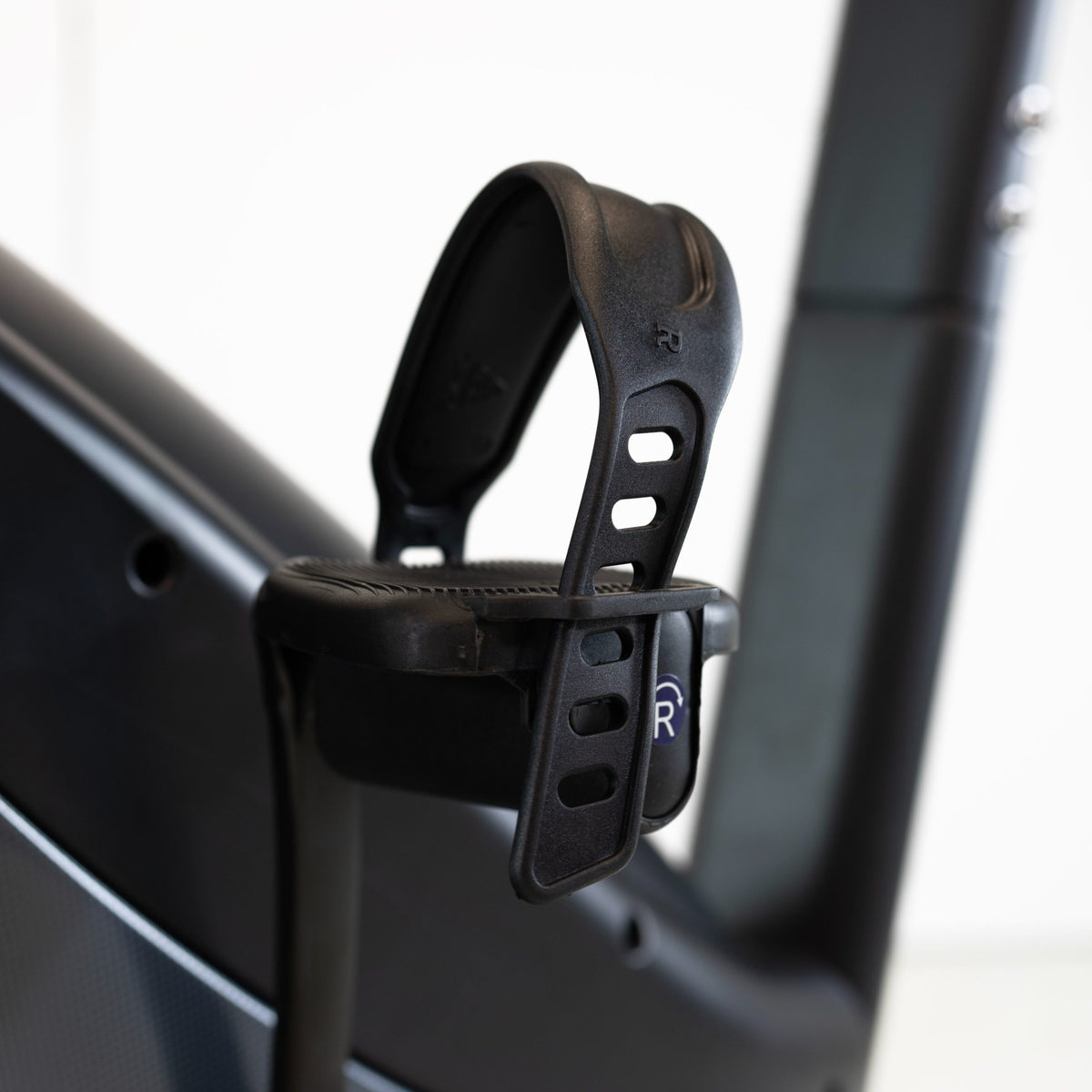 BH FITNESS CARBON BIKE TFT DİKEY BİSİKLET